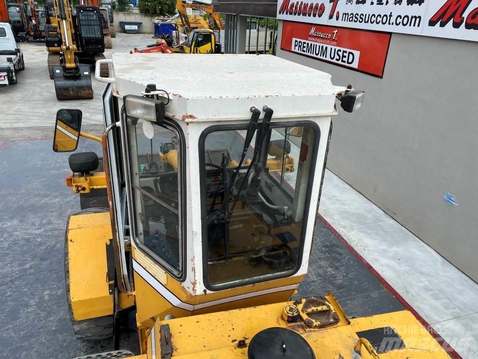 Liebherr L521 Iekrāvēji uz riteņiem