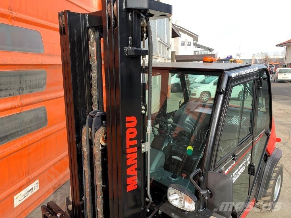 Manitou MC30-4 DK 4X4 Apvidus autokrāvējs