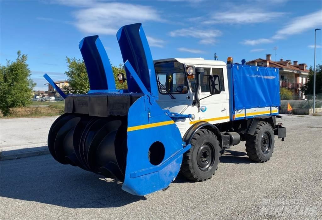 Mercedes-Benz UNIMOG Sniega naži un tīrītāji