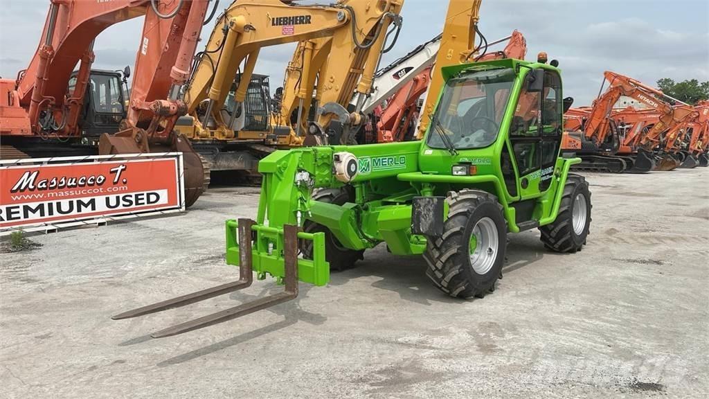 Merlo P38.13 PLUS Teleskopiskie manipulatori