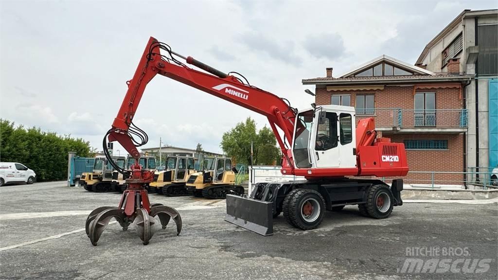 Minelli CM210 Ekskavatori uz riteņiem