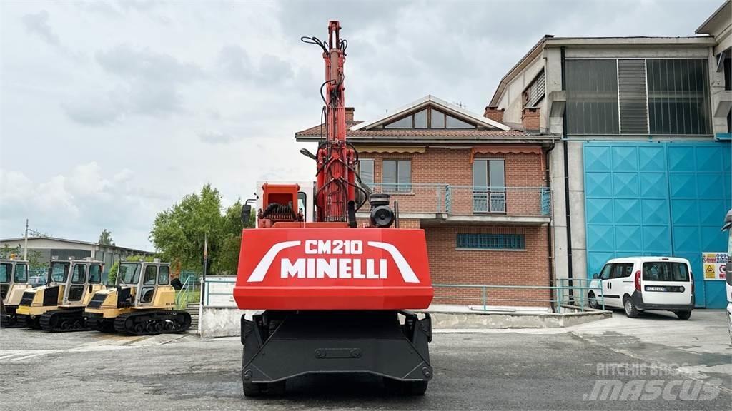 Minelli CM210 Ekskavatori uz riteņiem