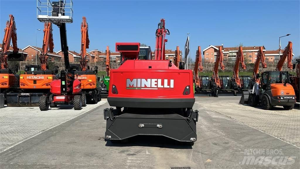 Minelli M18 Ekskavatori uz riteņiem