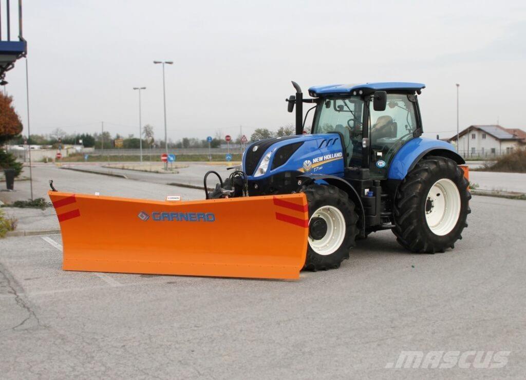 New Holland T7.190 Sniega naži un tīrītāji