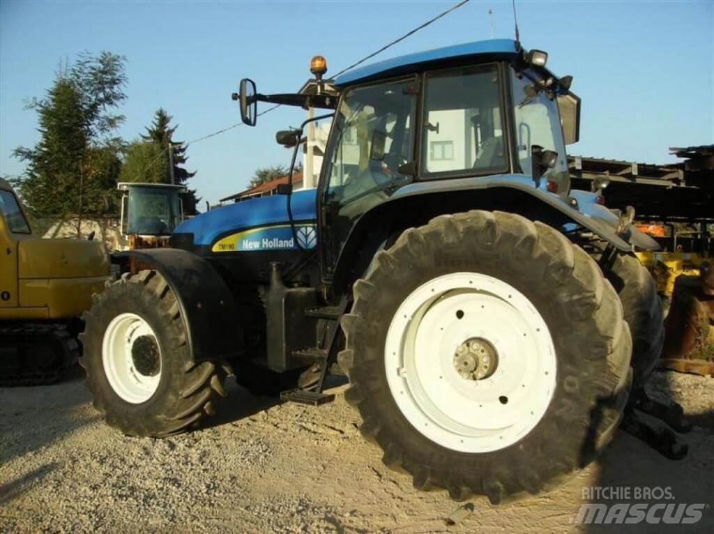 New Holland TM190 Sniega naži un tīrītāji