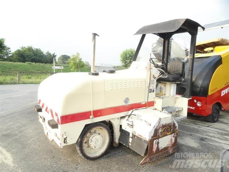 Roadtec RX-10 123 Asfalta klājēji