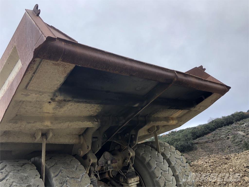 Terex TR100 Mini pašizgāzēji