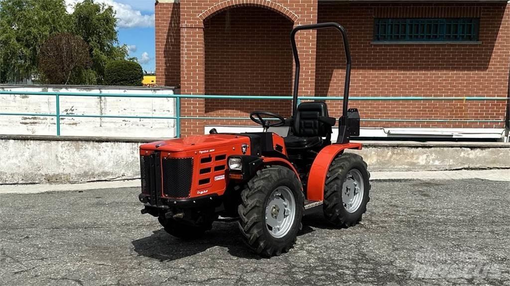  Tigretrac 3800 4x4 Sniega naži un tīrītāji