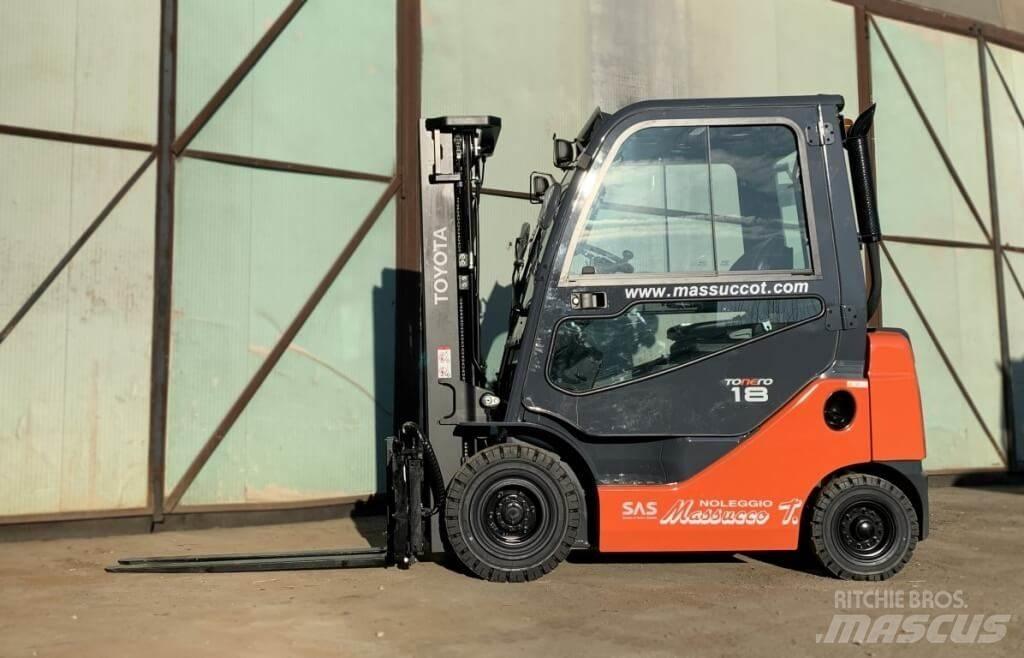 Toyota 02-8FDF18 Tehnika ar dīzeļa dzinēju