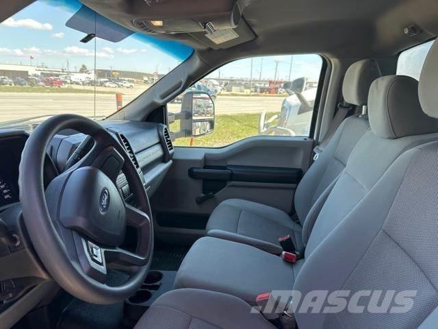 Ford F450 XL 4x2 Furgons