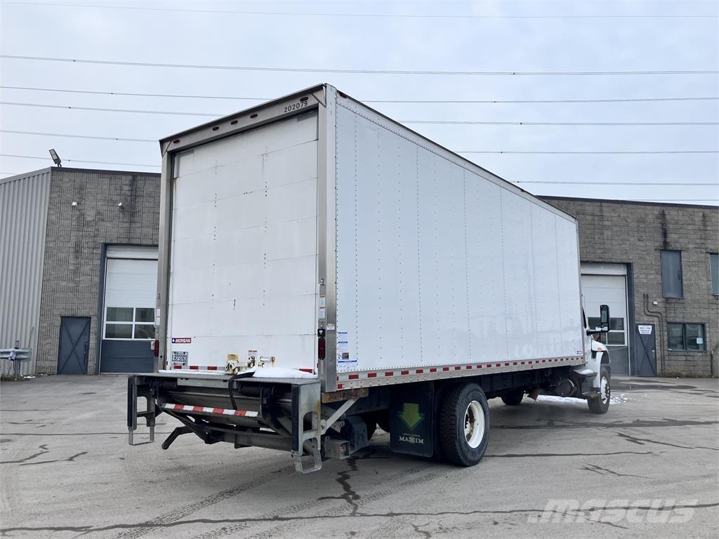 International MV Furgons