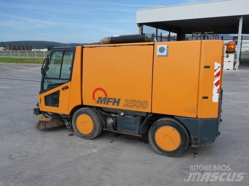 Aebi MFH 2500 Ielu tīrāmās mašīnas