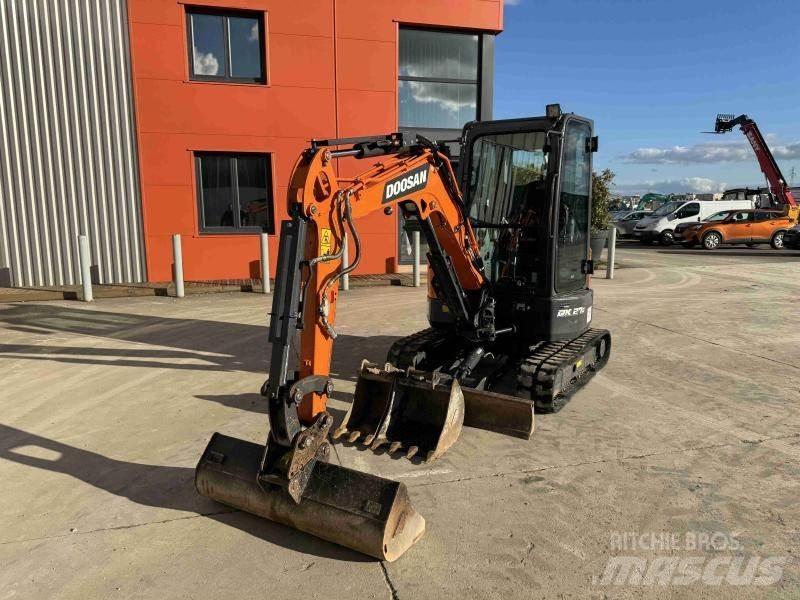 Doosan DX 27 Z Mini ekskavatori < 7 t