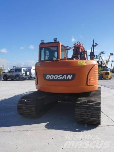 Doosan DX140LC Kāpurķēžu ekskavatori