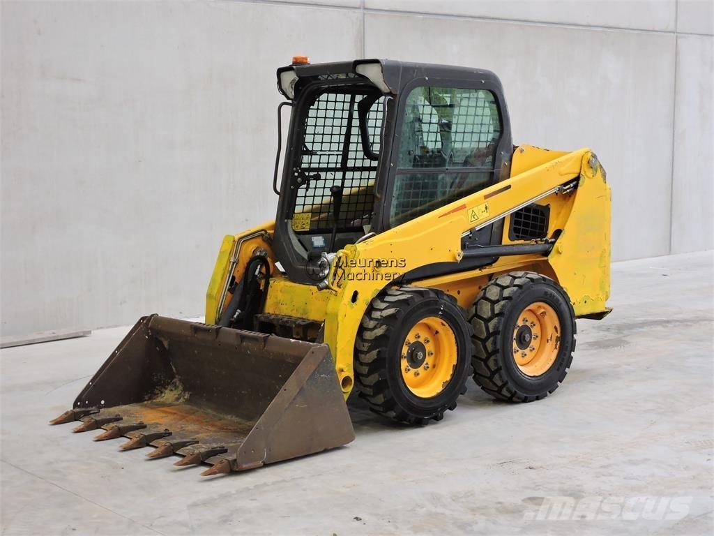 Bobcat S450 Iekrāvēji uz riteņiem