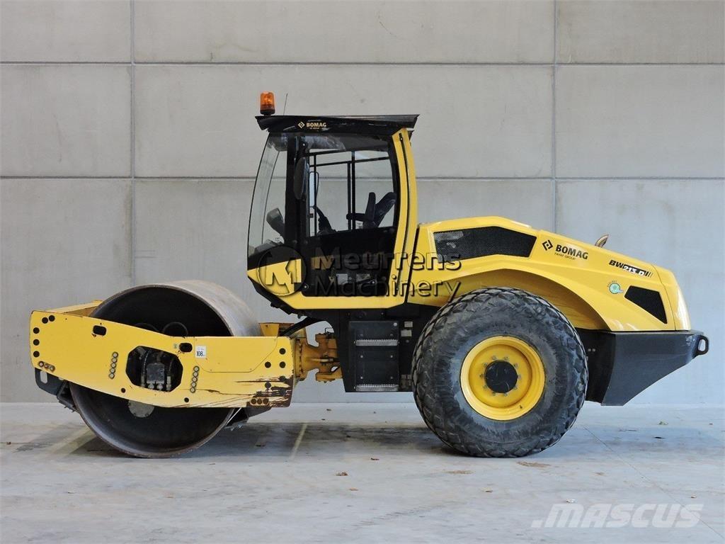 Bomag BW213 Citi veltņi