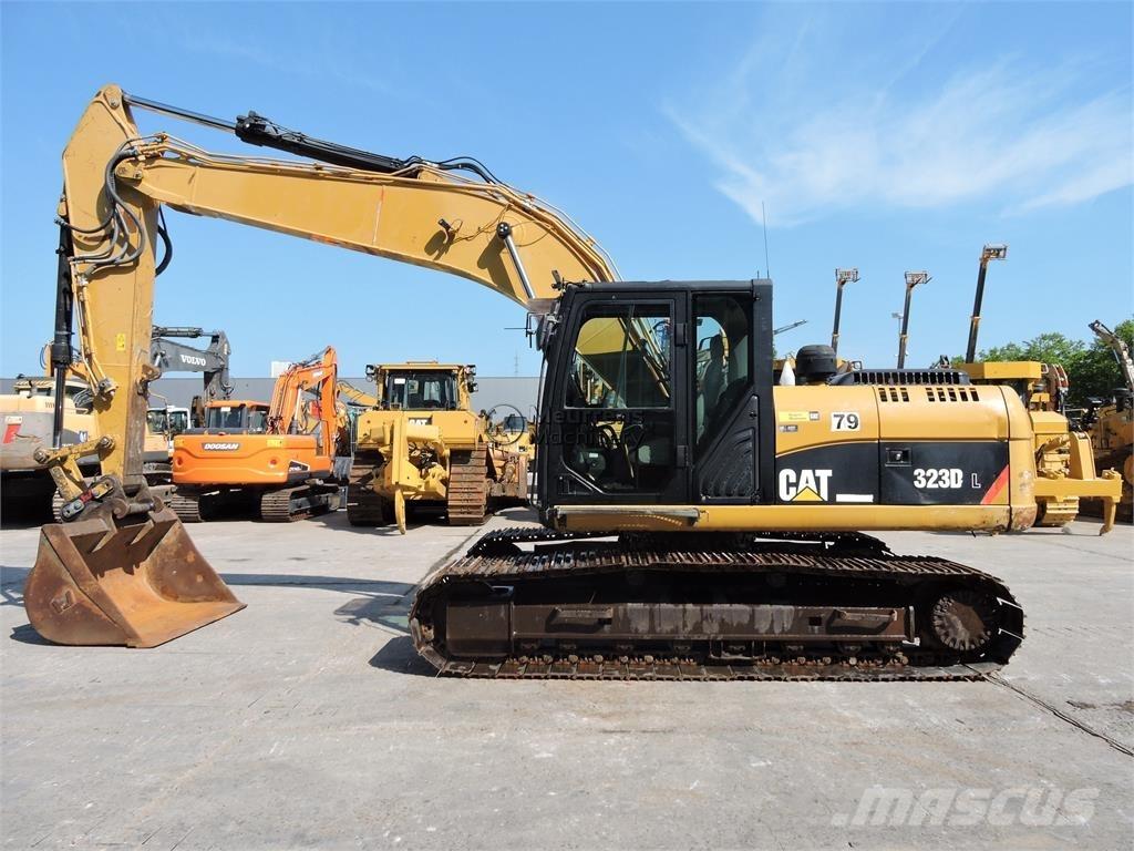 CAT 323D Kāpurķēžu ekskavatori