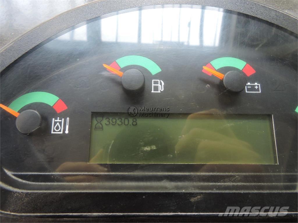 CAT 906M + FORK Iekrāvēji uz riteņiem