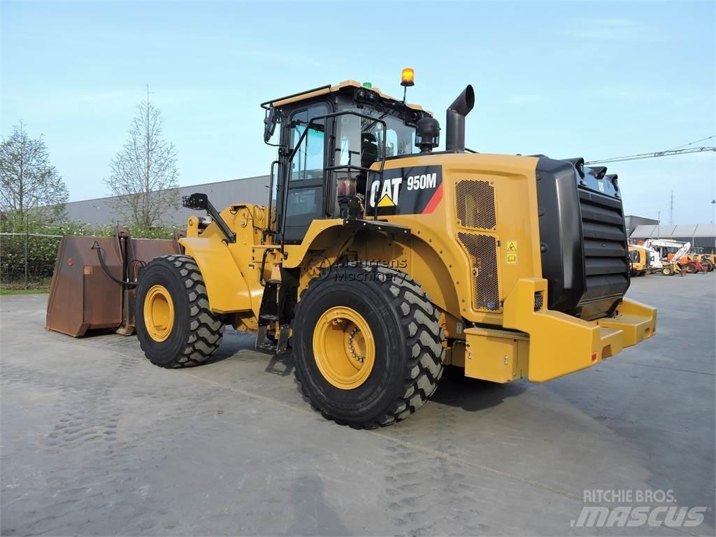 CAT 950M Iekrāvēji uz riteņiem