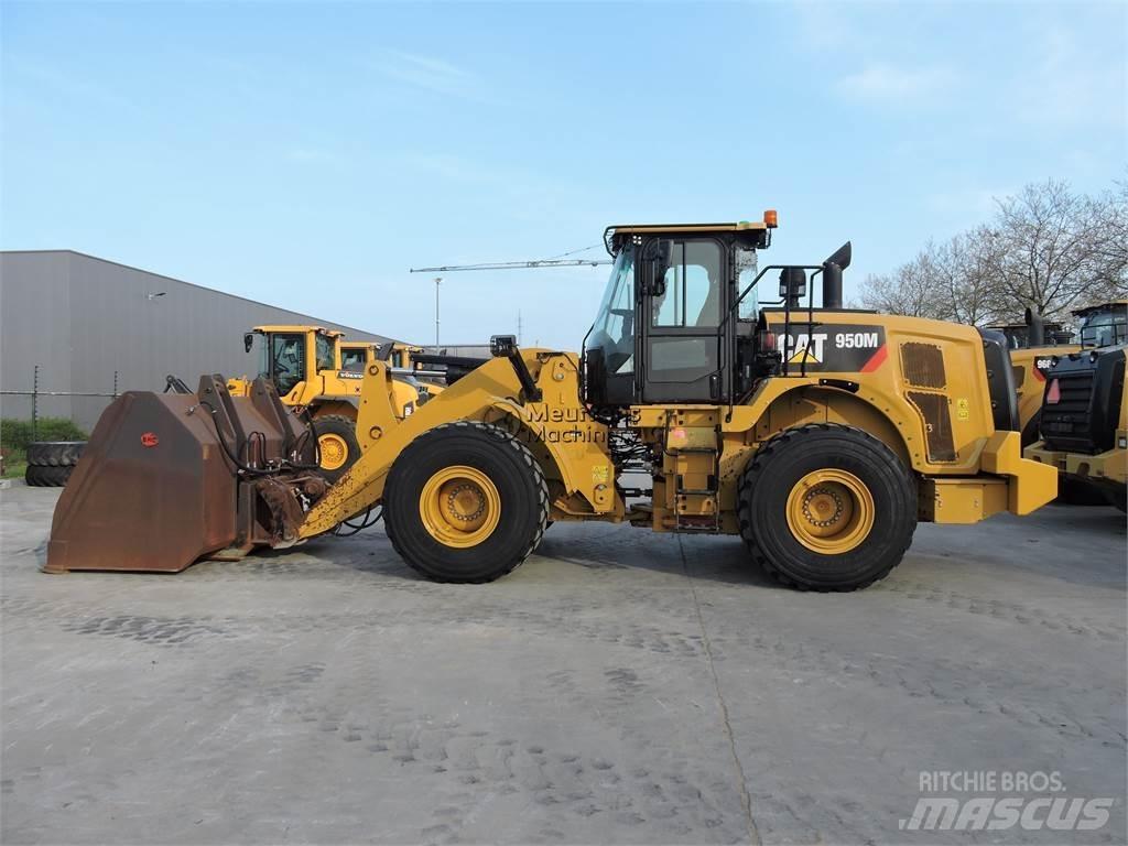 CAT 950M Iekrāvēji uz riteņiem