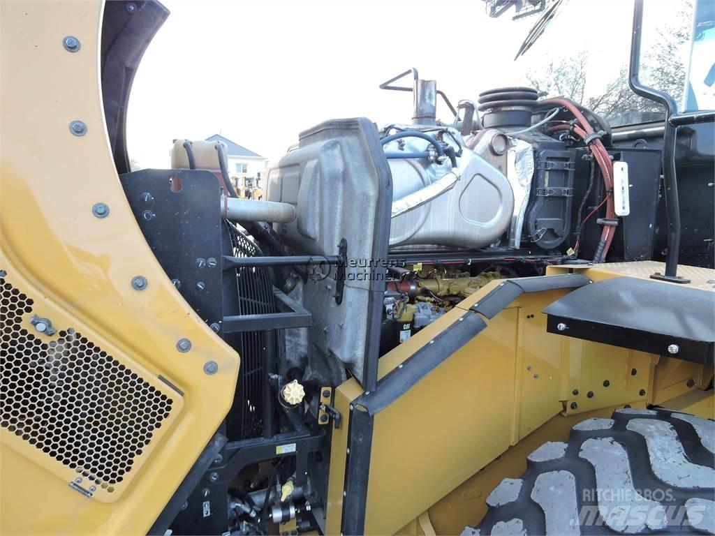 CAT 950M Iekrāvēji uz riteņiem