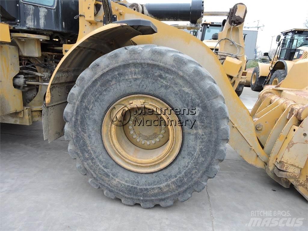 CAT 972M Iekrāvēji uz riteņiem