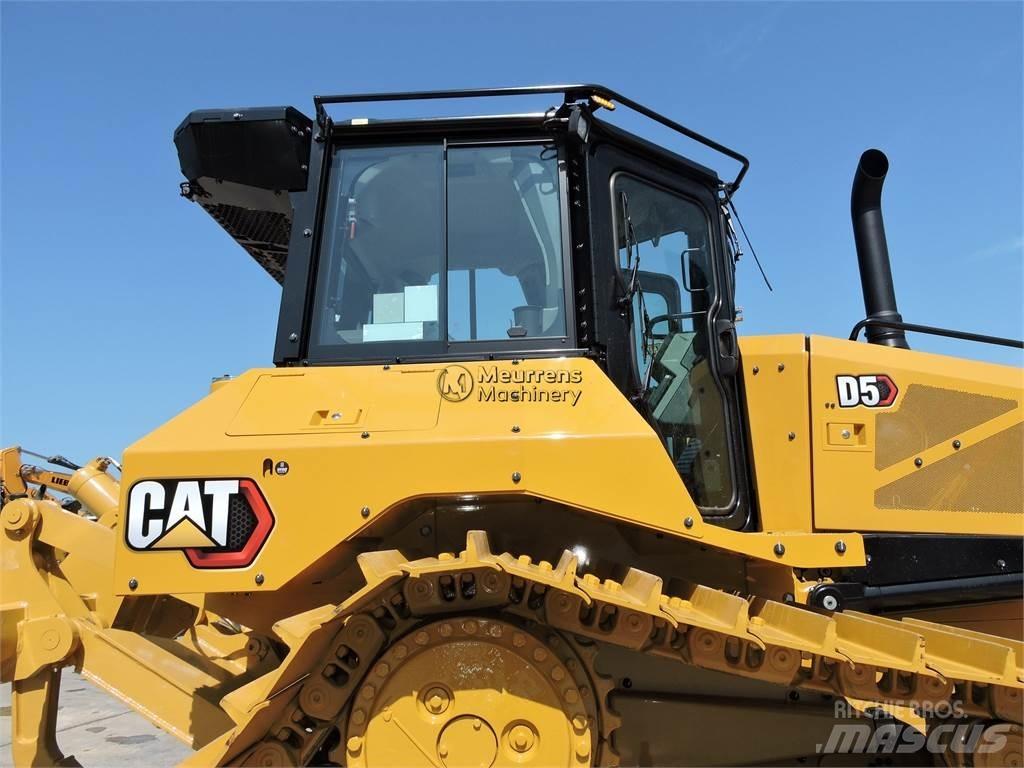 CAT D5 Buldozeri