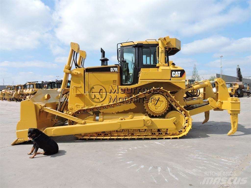 CAT D7R Buldozeri
