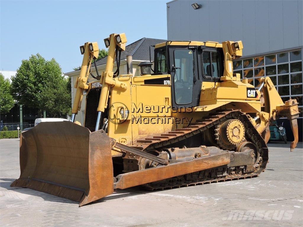 CAT D7R Buldozeri