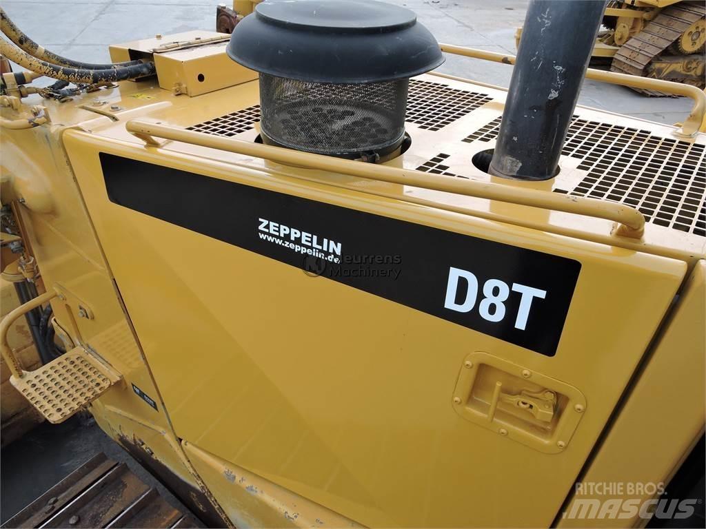 CAT D8T Buldozeri
