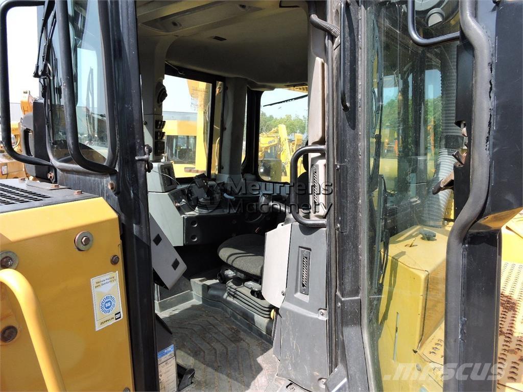 CAT D8T GERMAN Buldozeri