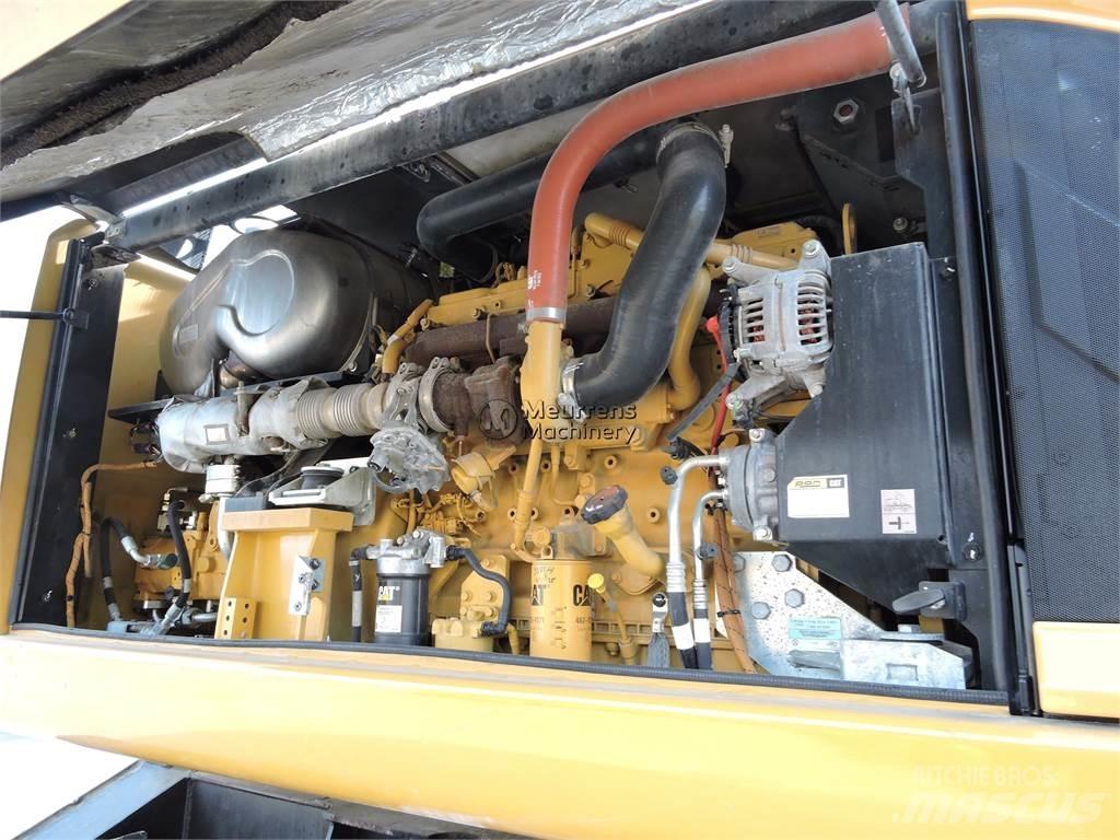 CAT MH3024 Industriālie iekrāvēji