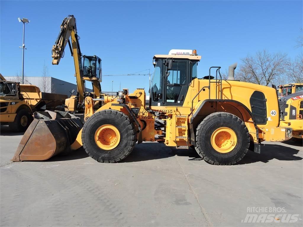 Hyundai HL970 Iekrāvēji uz riteņiem