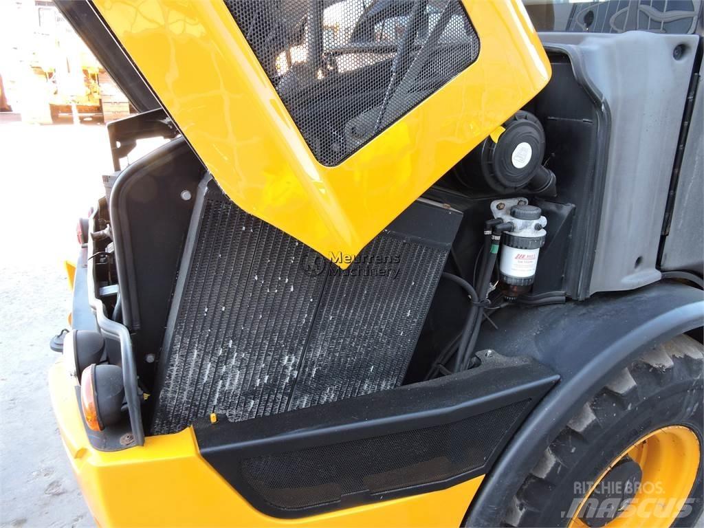 JCB 406 Iekrāvēji uz riteņiem