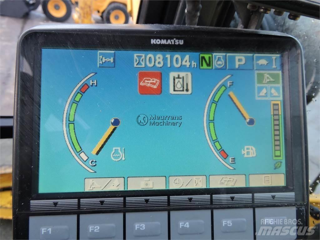 Komatsu PW98 Ekskavatori uz riteņiem