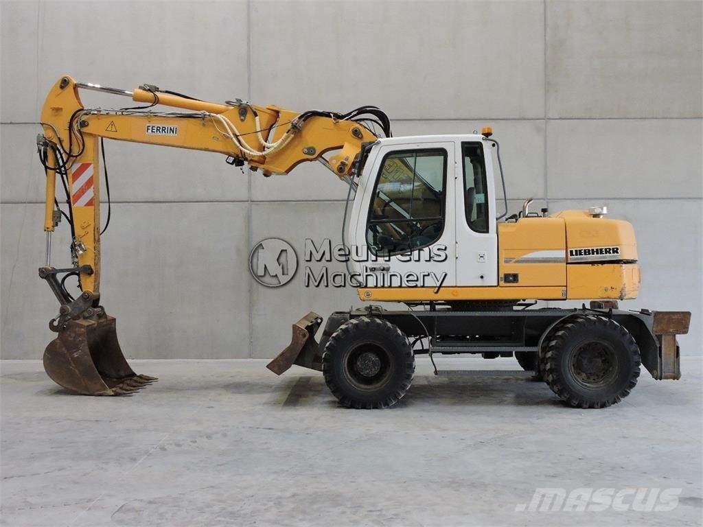 Liebherr A312 Ekskavatori uz riteņiem