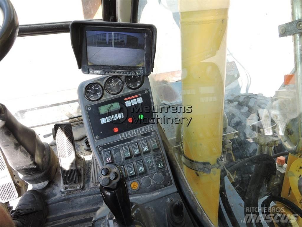 Liebherr A314 Ekskavatori uz riteņiem