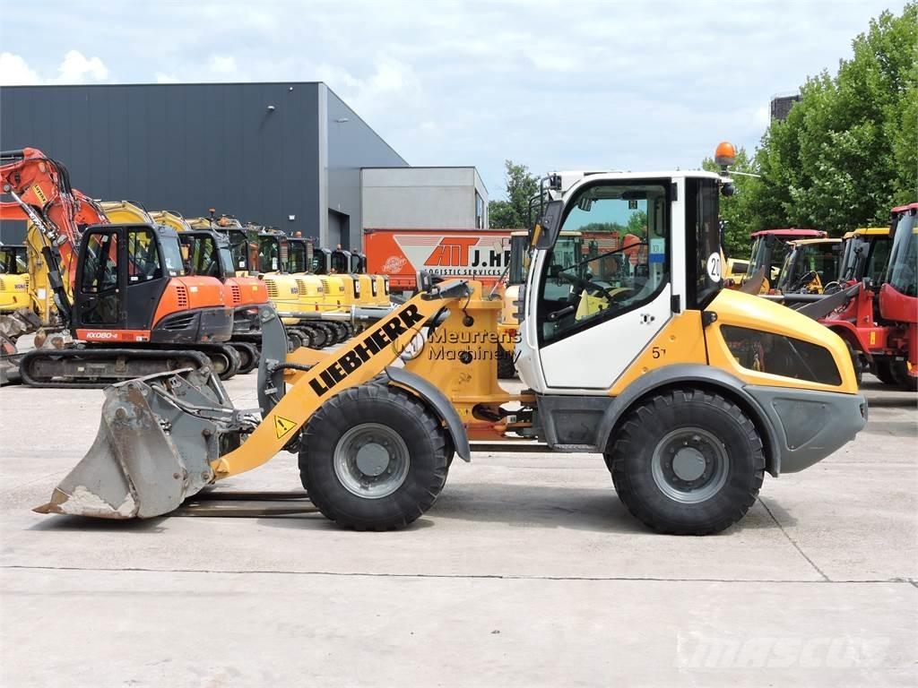 Liebherr L508 + FORK Iekrāvēji uz riteņiem