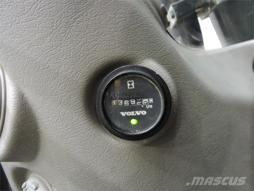 Volvo EW140C Ekskavatori uz riteņiem