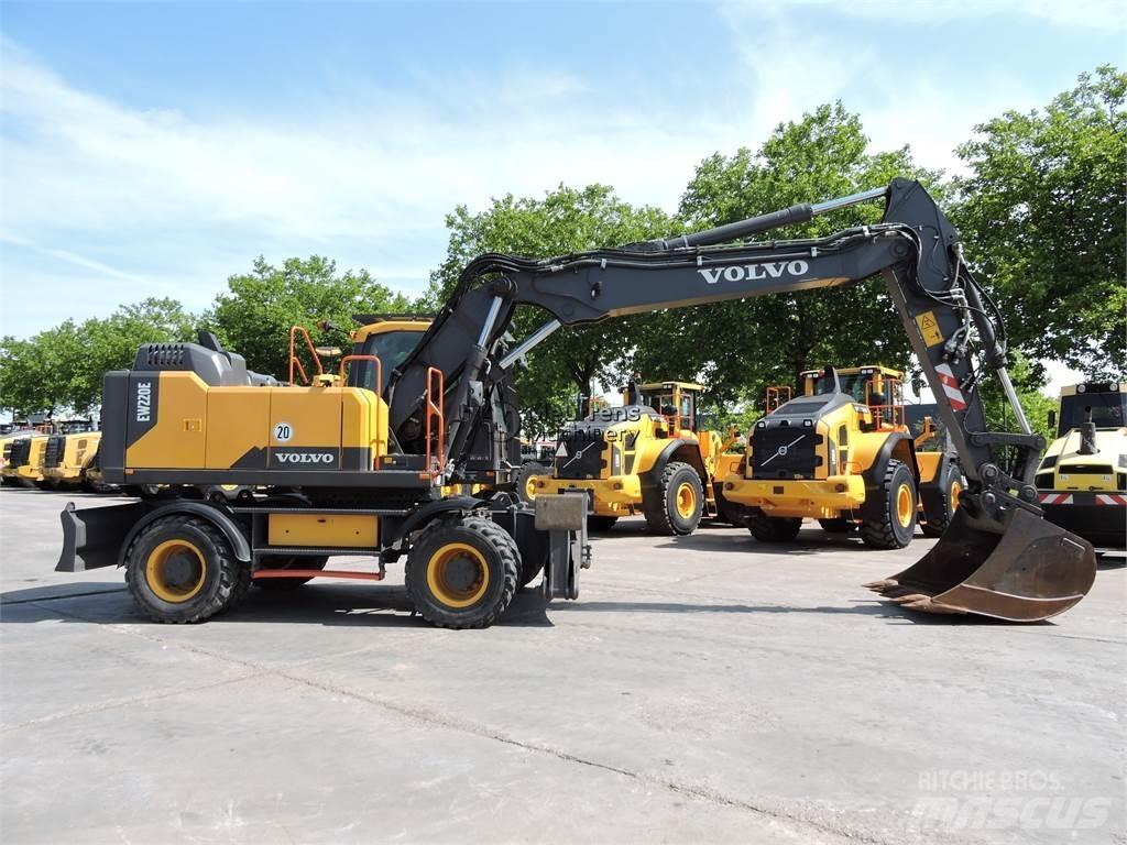Volvo EW220E GERMAN Ekskavatori uz riteņiem