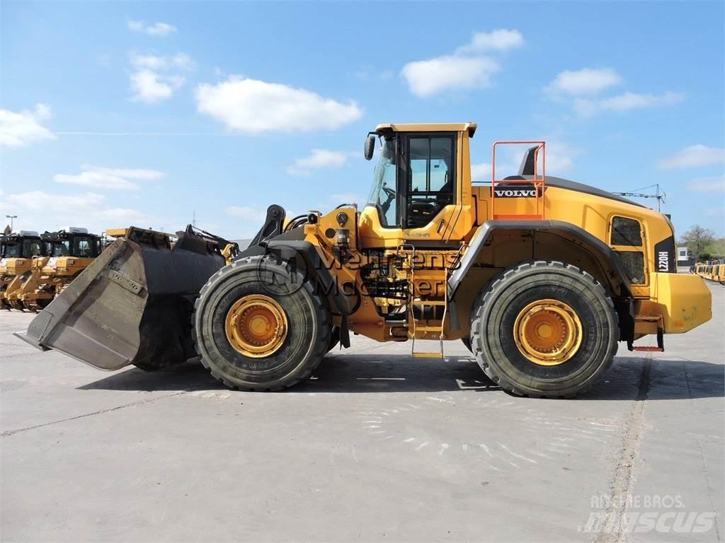 Volvo L220H Iekrāvēji uz riteņiem