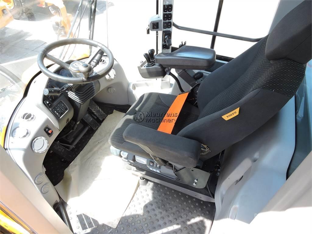 Volvo L220H Iekrāvēji uz riteņiem
