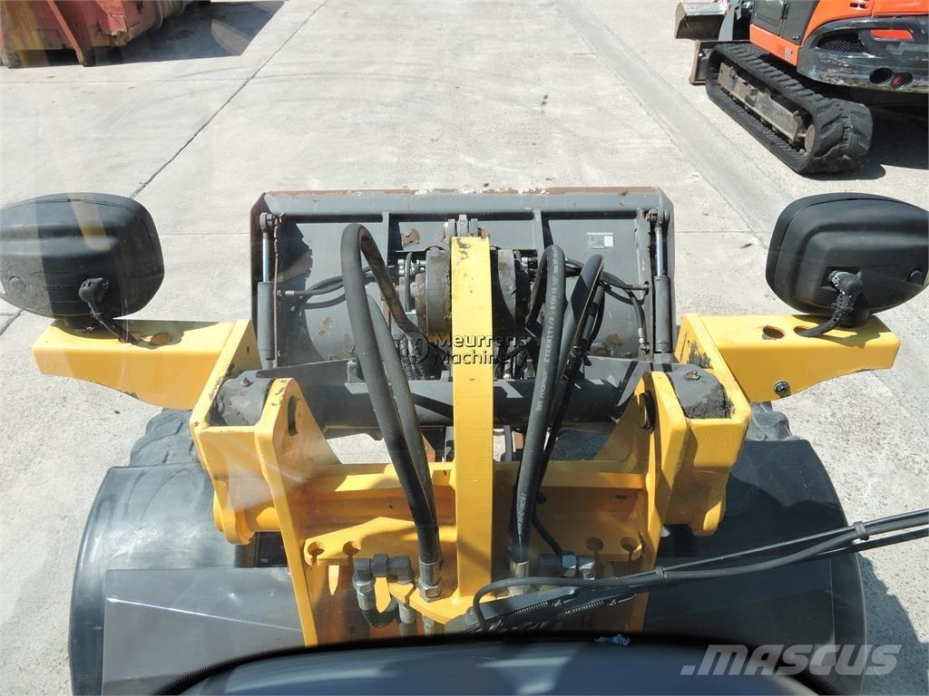 Volvo L25F + FORK Iekrāvēji uz riteņiem