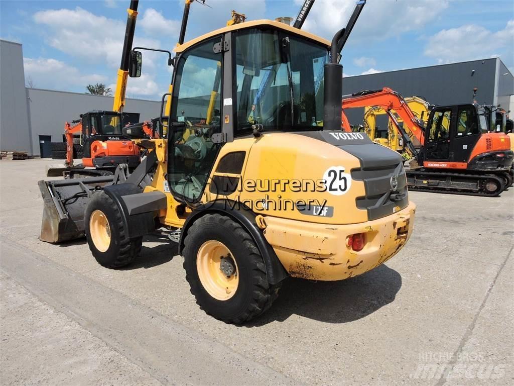 Volvo L25F + Fork Iekrāvēji uz riteņiem