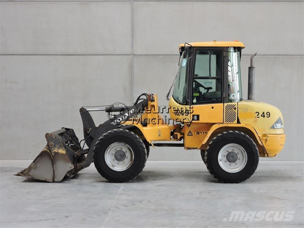 Volvo L30B Iekrāvēji uz riteņiem