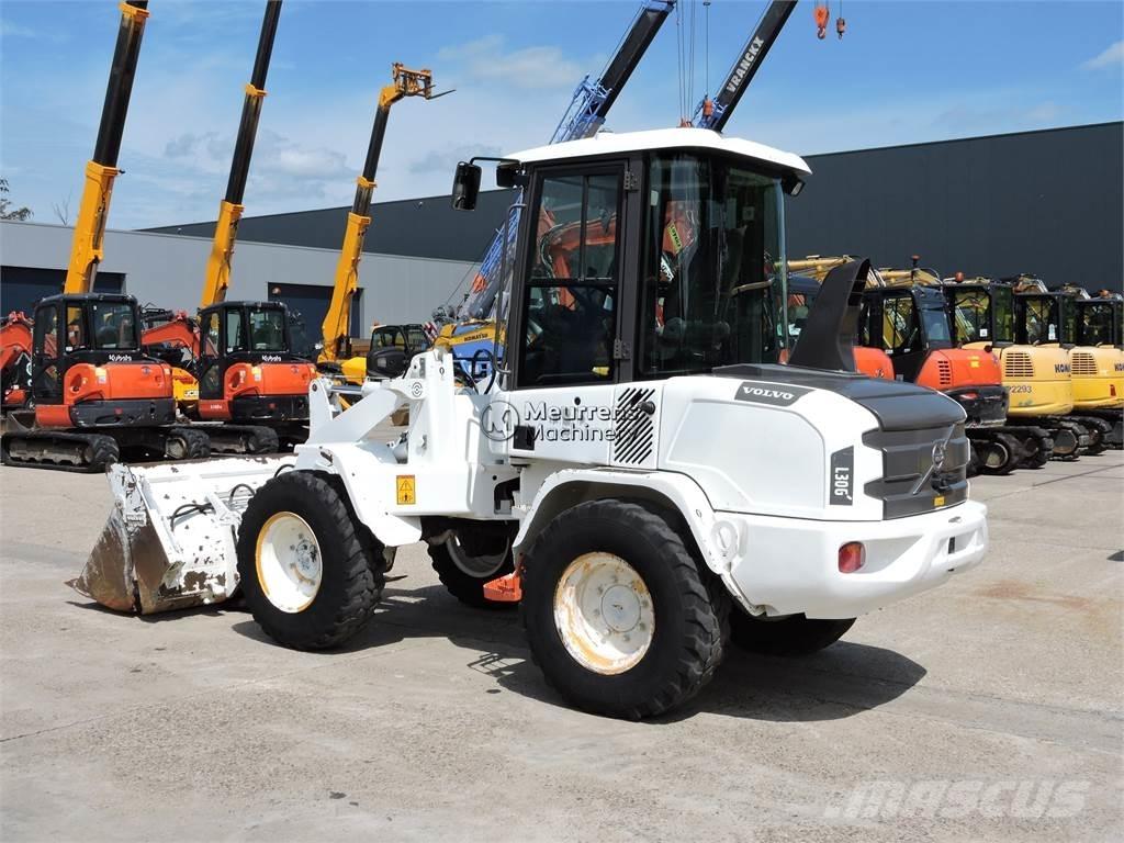 Volvo L30G + FORK Iekrāvēji uz riteņiem