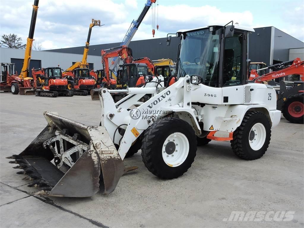 Volvo L30G + FORK Iekrāvēji uz riteņiem