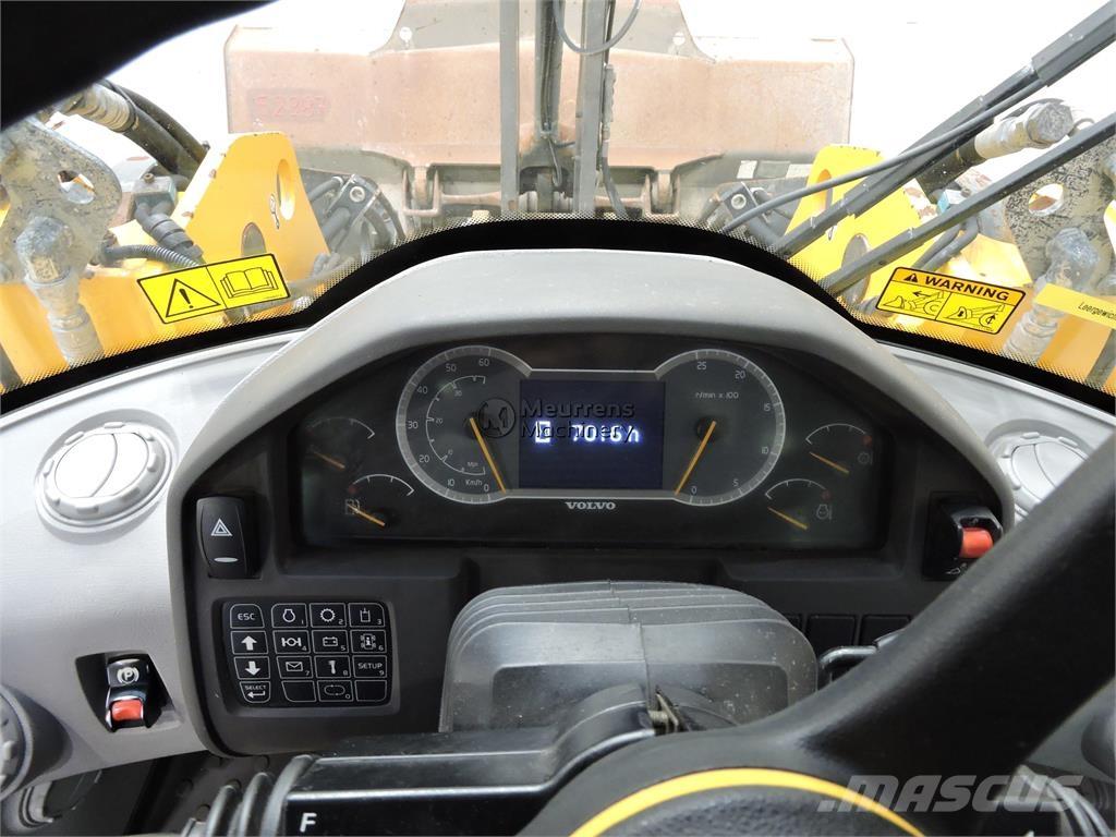 Volvo L90H Iekrāvēji uz riteņiem