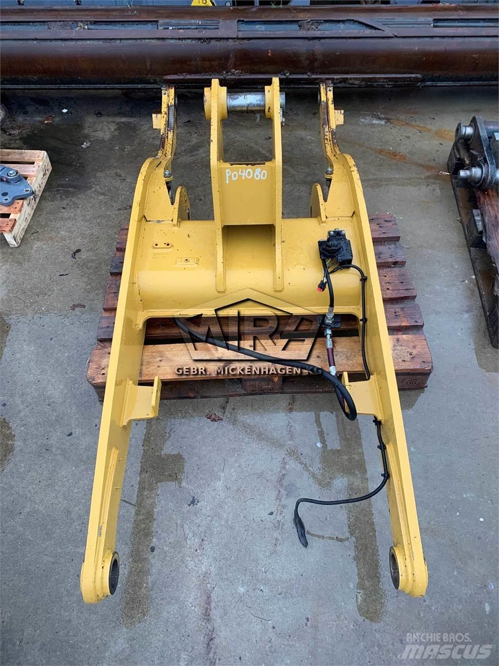 CAT 907 H Strēles un kausi