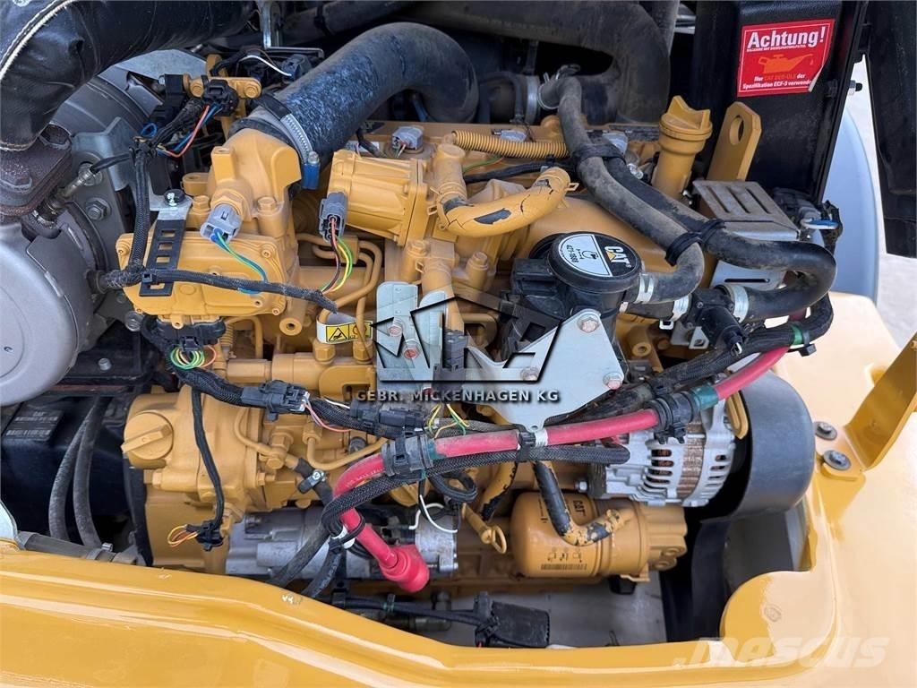 CAT 908M Iekrāvēji uz riteņiem